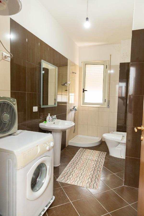 Residence Martin 21 Vlorë Exteriör bild