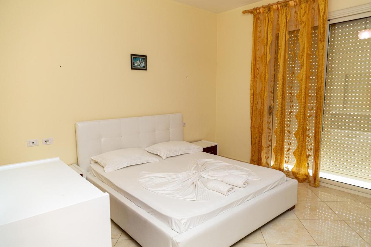 Residence Martin 21 Vlorë Exteriör bild