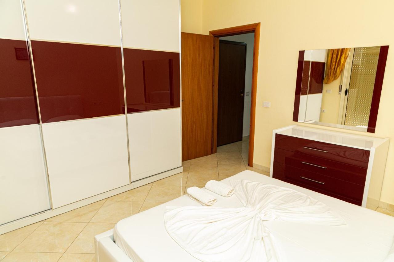 Residence Martin 21 Vlorë Exteriör bild